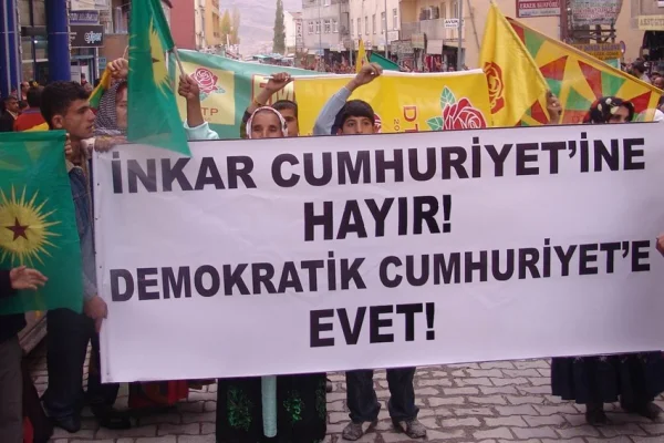 Neden Demokratik Cumhuriyet?