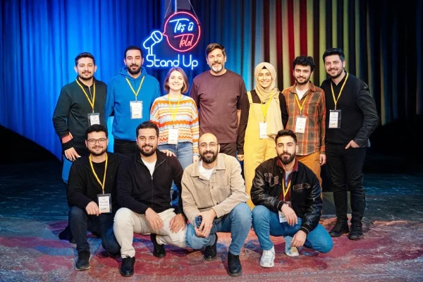 Kürtçenin ilk stand up kulübü: Tirş û Tehl
