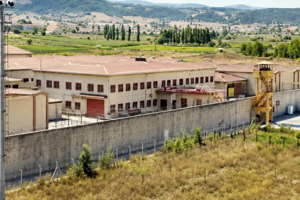 Tutsaklar üzerinden aileler de cezalandırılıyor