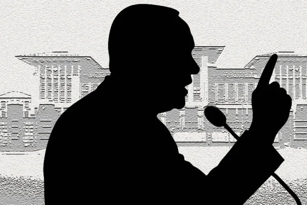 'Saray içi darbe'ye farklı bakış