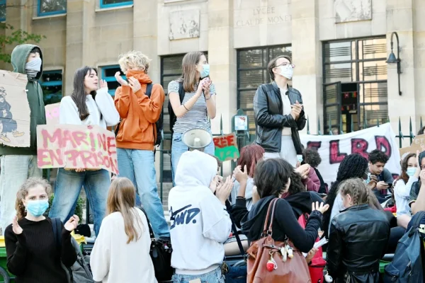 Fransa’da 500 okul kapandı