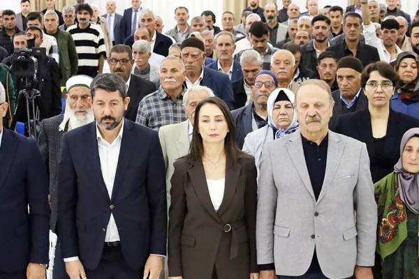 MGK neyi bekliyor?