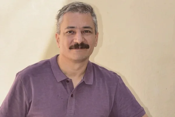 27 Şubat'ta kilit taşını söktü