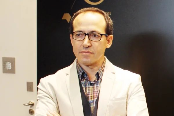 Ana dilimde yazmak etik ve politik bir seçimdir
