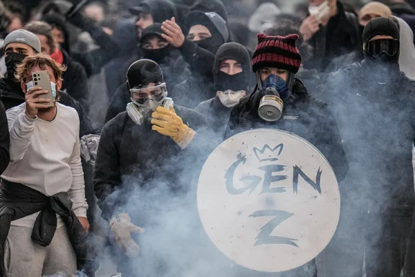 Fransa sokaklarını okumak: İsyan mı, vandalizm mi?