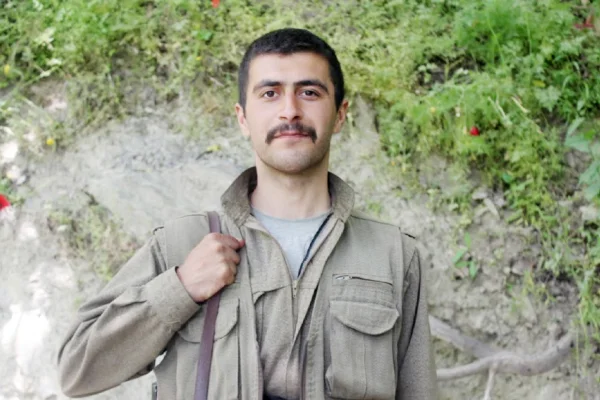 Kızının da özgür geleceği için