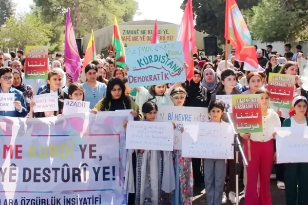 Savaşın susturamadığı öğretmenler