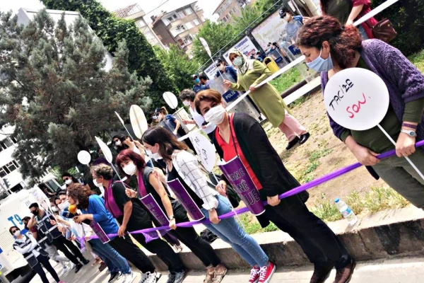 Özgür Kadın Hareketine saldırı 