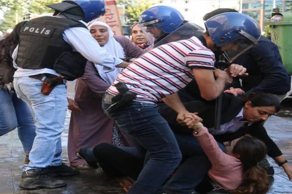 Kadınlar dayanışmayla başaracak