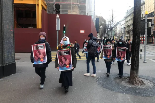 Paris şehitleri için eylem