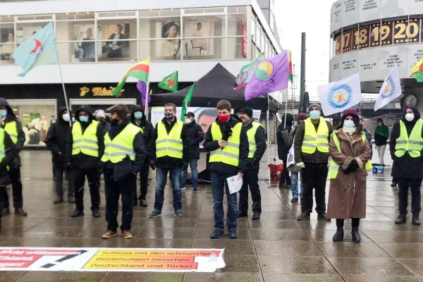 Açlık grevleri için Berlin'de oturma eylemi