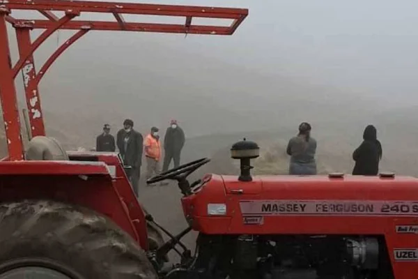 Çemişgezek köylüleri yol kapattı