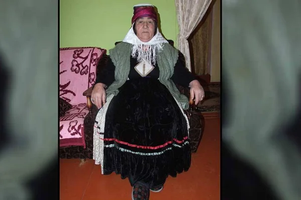 Sesiyle büyüleyen dengbêj:Fatma İsa