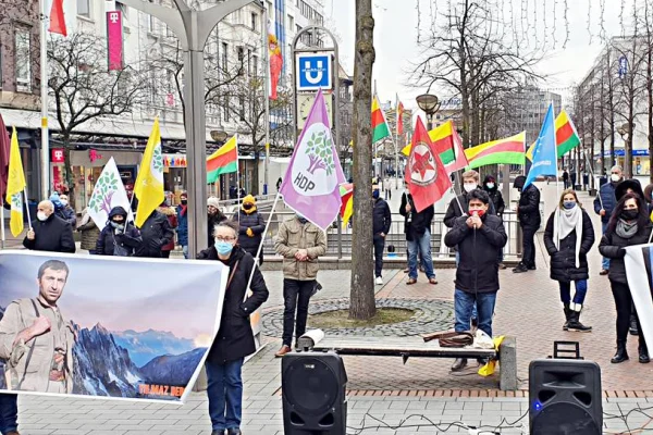 Zindan direnişine ses eylemleri