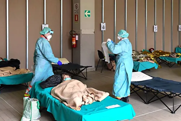 İtalyan doktor:  Virüs gücünü kaybetti
