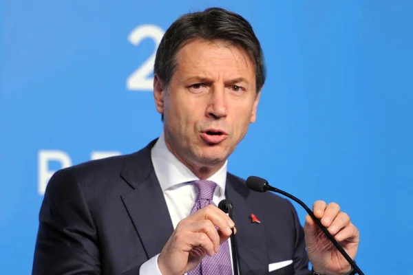 Başbakan Conte istifasını sundu