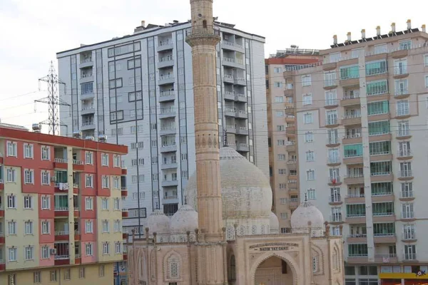 Kayyum camiyi bile sattı