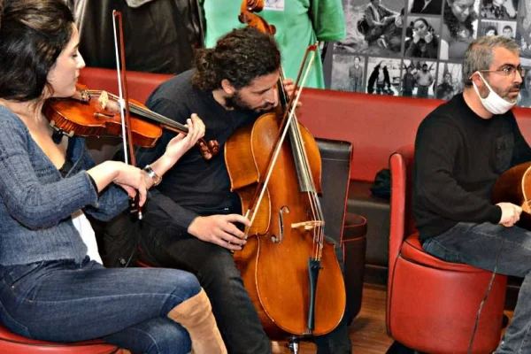 Mala Kurdan’dan Ahmet Kaya Kültür Merkezine