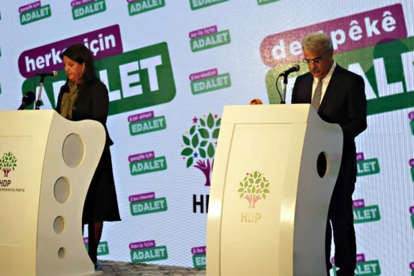 Yanlış siyasete kim niye payanda olsun?