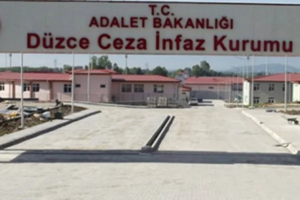 Koğuşlara baskın