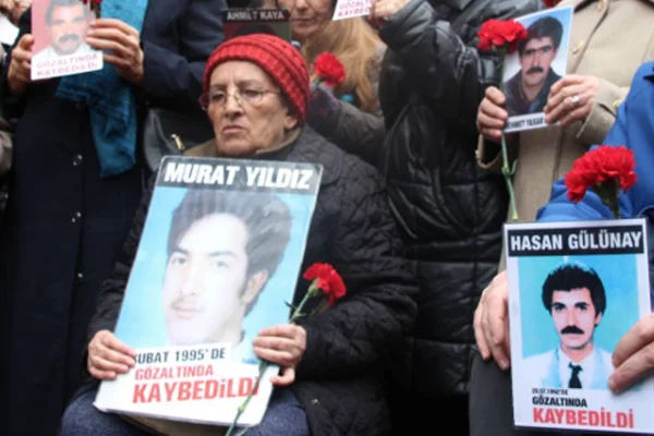 “Mezarına hasret bırakıyorlar”