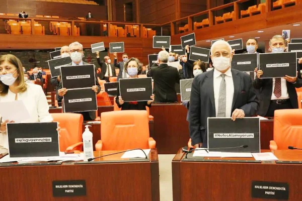 Polisin katlettikleri için eylem