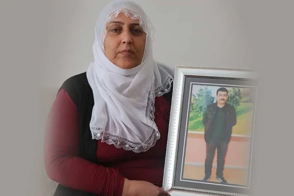 Çıplak arama itirazına darp