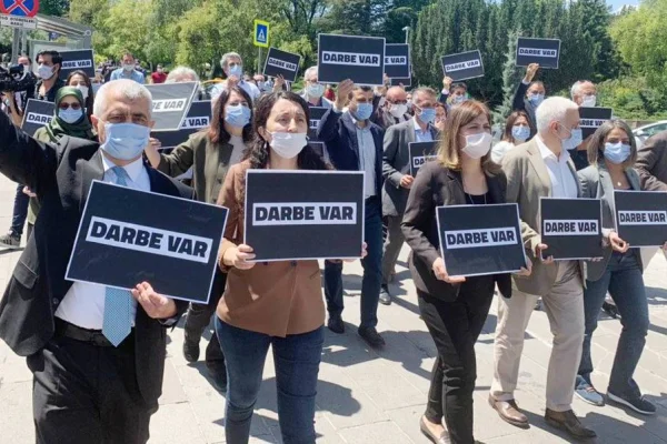 Güvenpark’a yürüyen HDP’li vekillere polis saldırısı