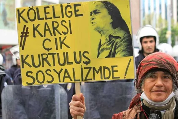 Sokaklardan Perihan abla geçti