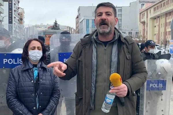 Vekiller yasağı protesto ediyor