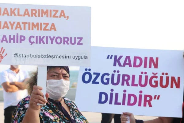 Hem cinsiyetçi hem faşist hem de zavallı!