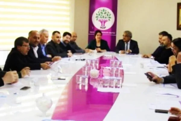 HDP MYK üyeleri mecliste olağanüstü toplandı