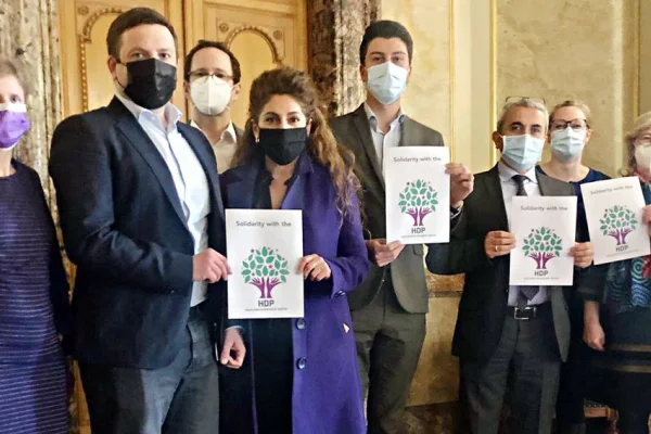 İsviçreli vekiller: HDP'nin yanındayız