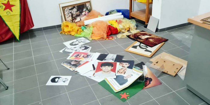 Nürnberg kentindeki Medya Halk Evi'ne baskın