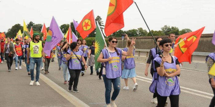 Lozan-Cenevre yürüyüşü / foto: Barış Balseçer