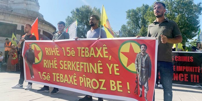 15 Ağustos Paris'te kutlandı