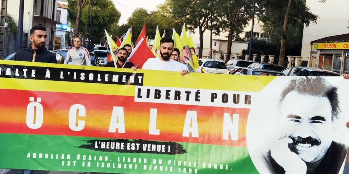 Gençler Öcalan için eylemdeydi