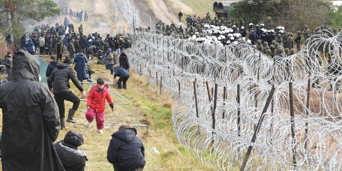 Polonya sınırında 3-4 bin kişinin biriktiği bildiriliyor / foto: AFP