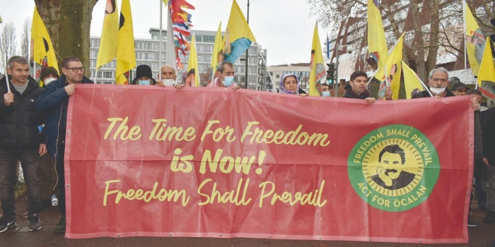 Kürtler Avrupa Konseyi önünde eylemde