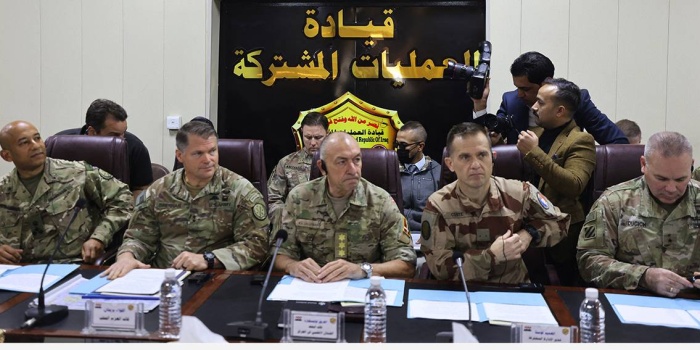 NATO Misyonu Irak Komutanı Korgeneral Michael Lollesgaard ve DAİŞ’e karşı ABD liderliğindeki uluslararası koalisyonun Komutanı Tümgeneral John Brennan ile Iraklı komutanlarla Bağdat’ta toplandı.