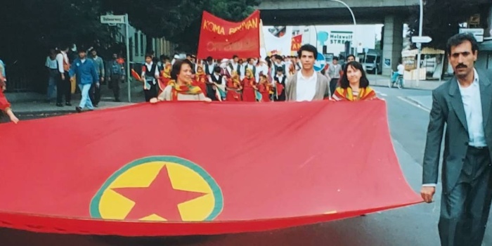 90'lı yıllarda Kürdistanlıların Basel yürüyüşünden bir kare