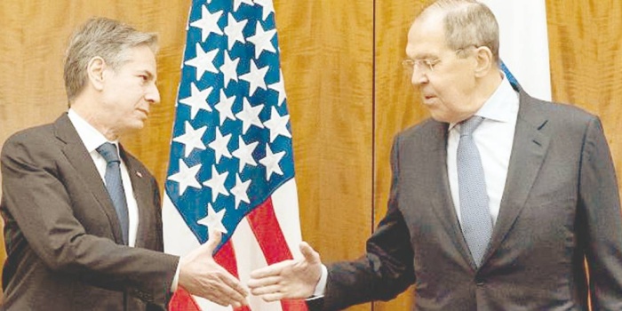 Blinken (solda) ve Lavrov Cenevre'de görüştü. 
