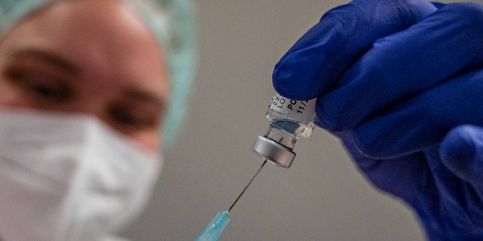 Almanya’da yüksek vakalar nedeniyle zorunlu aşılama gündemde. Foto: AFP