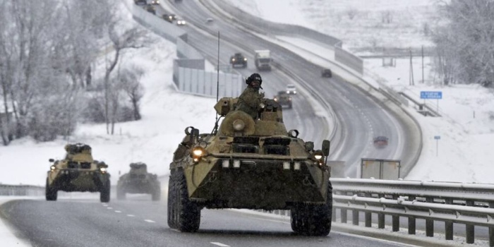 Rus askerleri ABD ile NATO’nun askeri hamlelerine karşı tatbikatta. 