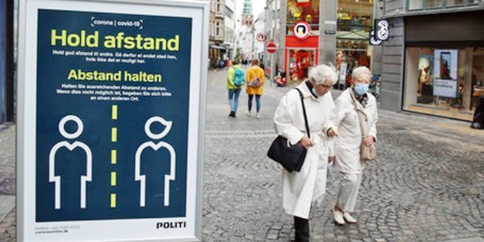 Bugünden itibaren Danimarka’da vatandaşlar artık maske takmak zorunda kalmayacak.