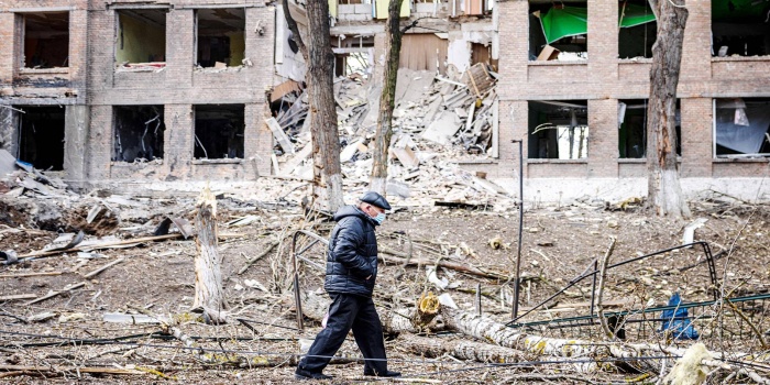 Rus füze saldırısına maruz kalan Kiev yakınlarındaki Vasylkiv kasabası.../foto: AFP