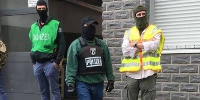 Civaka Azad'a polis baskını