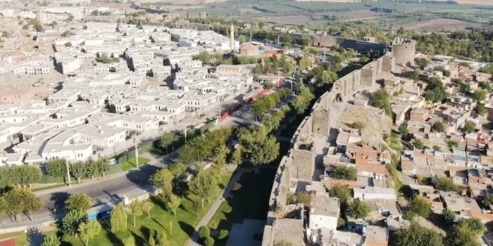 Amed'de kültürel yıkım