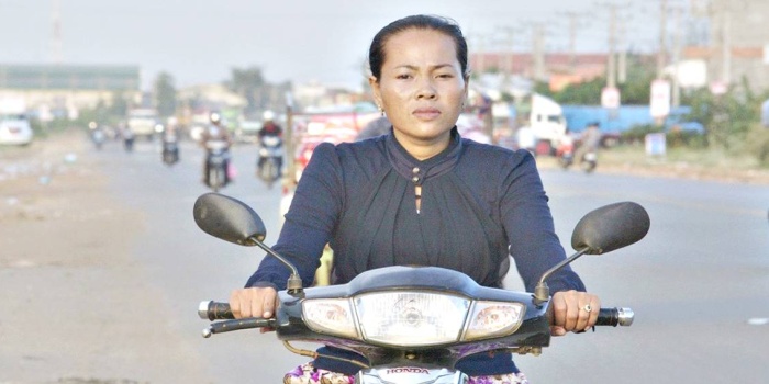 ‘Boramey: Ghosts in the Factory/Boramey’ (Fabrikadaki Hayaletler), Kamboçya’dan gelen bir belgesel. Zorlu çalışma koşullarının hakim olduğu Kamboçya’daki tekstil fabrikalarında toplu bayılma vakalarına odaklanıyor.