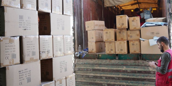 Dr. Birgit Koch-Dallendörfer’in de aralarında olduğu bir heyet Uluslararası İlkyardım Derneği tarafından bağışlanan tıbbi yardımları Amude’deki Heyva Sor a Kurd’a teslim etmişti.